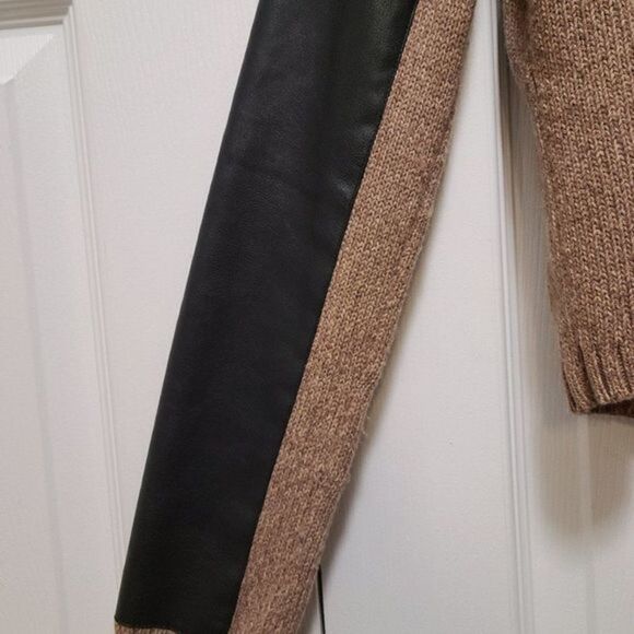 BCBGMaxazria Cropped Sweater‎ Jacket - Picture 9 of 11